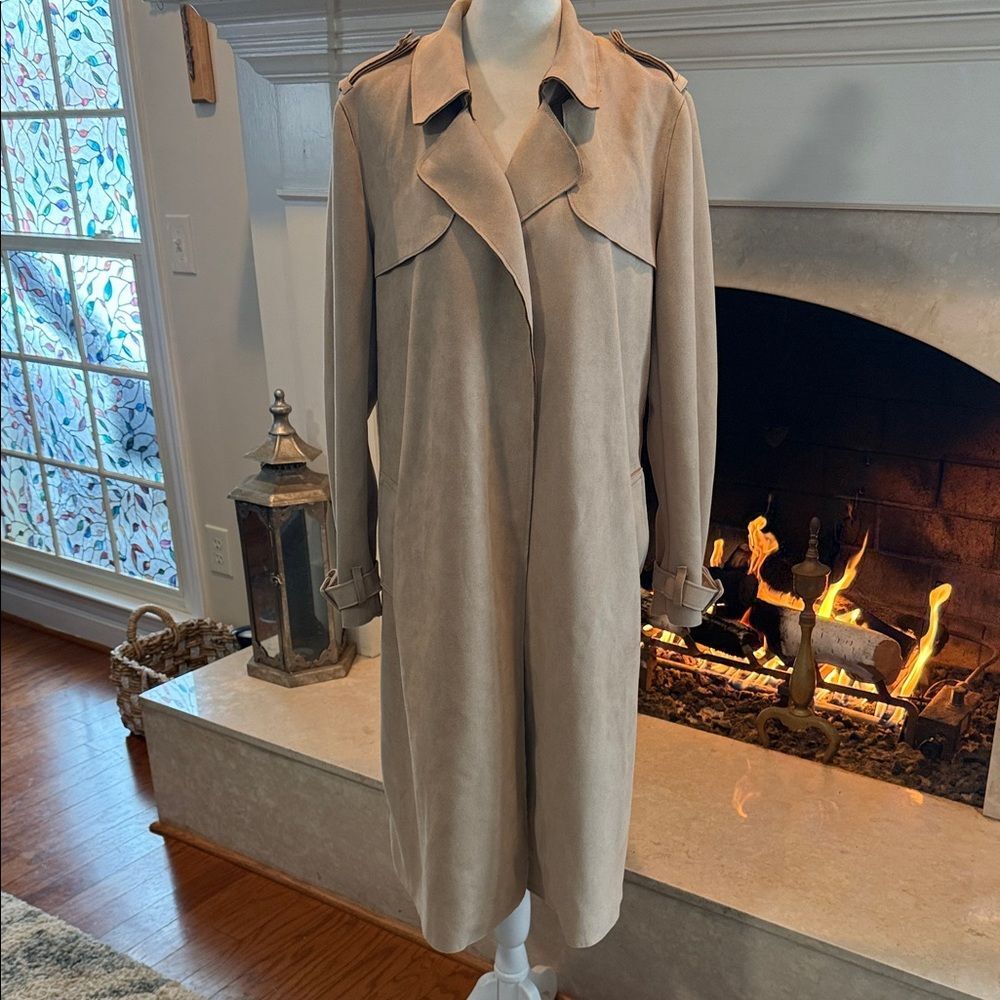 Tahari Elegant Tan Trench Coat Faux Leather Size Medium